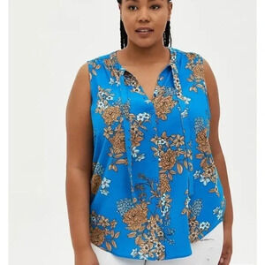 Torrid BLUE FLORAL CREPE TIE FRONT BUTTON FRONT TOP